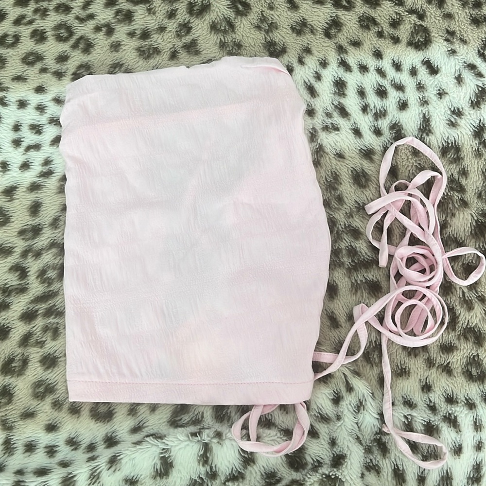 NWT tie back strapless crop top!